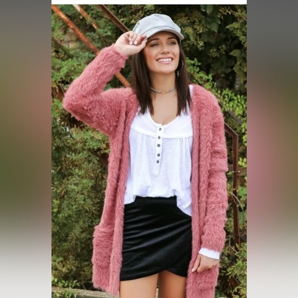 FREE PEOPLE Cardi Sweater
Cardigan Furry Plush Teddy Bear
Coat Rose - Picture 1 of 8
